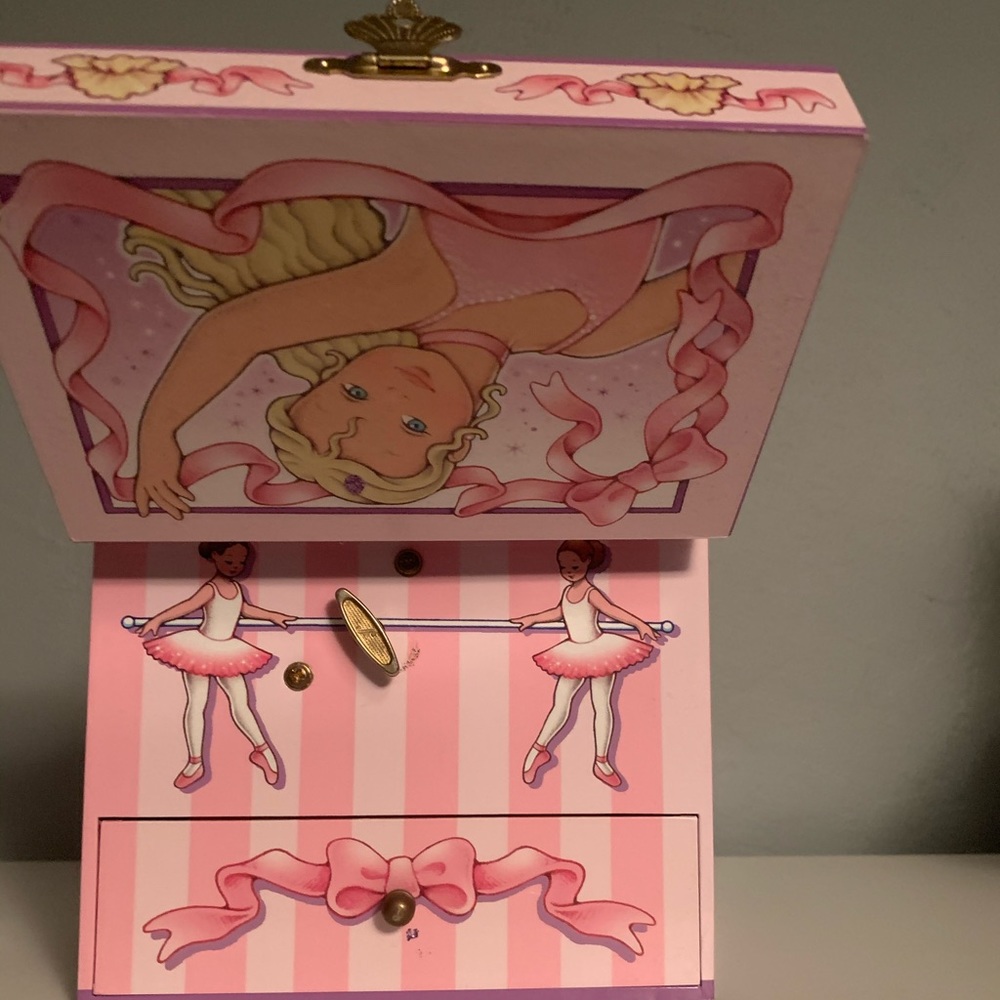 Music Box - Picture 5 of 10